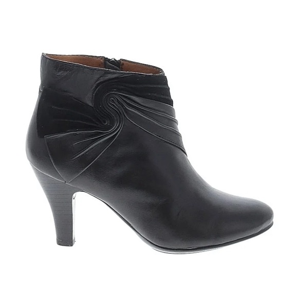 Sofft black Lea Bootie Sz 7 - Picture 1 of 12